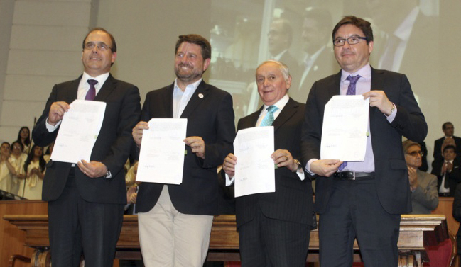 Ceremonia de firma Protocolo de Acuerdo Proyecto "Mejoramiento y Normalización Catedral Evangélica de Chile”.